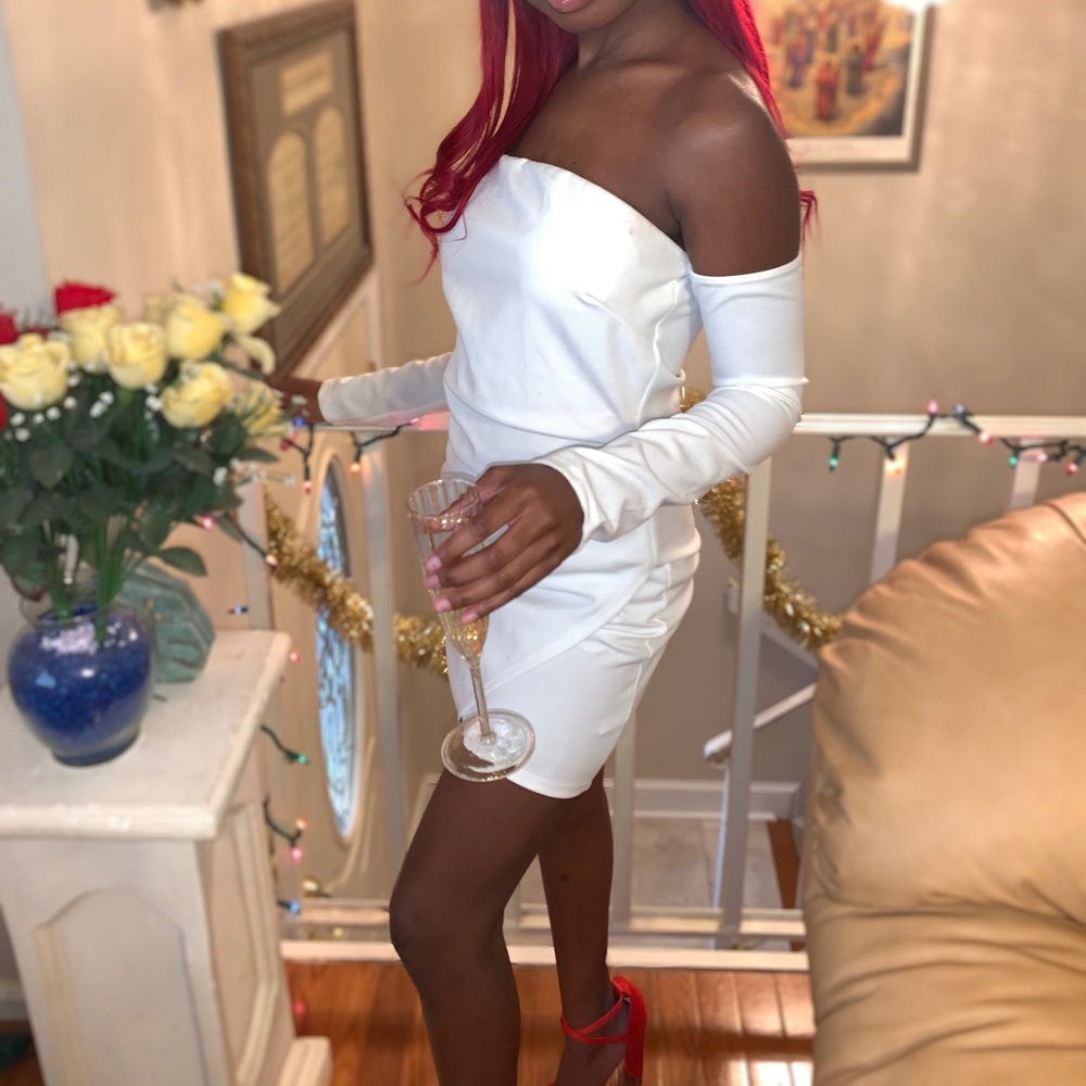 Dress - Picture 3 of 3